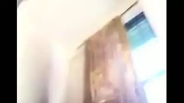 Sexy Indian college girl home sex scandal video dripped