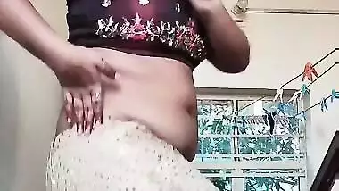 Xxxvddo - Rakhi Pandey In Ultra Low Waist Skirt Showing Deep Navel indian amateur sex