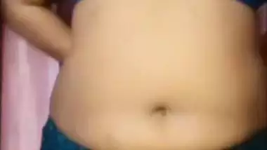 Chubby bhabhi striptease big boobs and pussy show