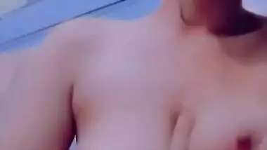 Beautiful Pakistani girl nude selfie MMS