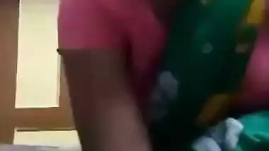 Desi Wife Showing Pussy Pulling Saree