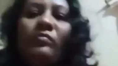 Today Exclusive- Horny Desi Aunty Showing Her Nude Body On Video Call Part 2