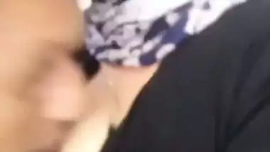 Maldivian man sucks his hijabi colleague’s boobs in bf video