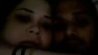 Paki Bhabhi Shows Pussy