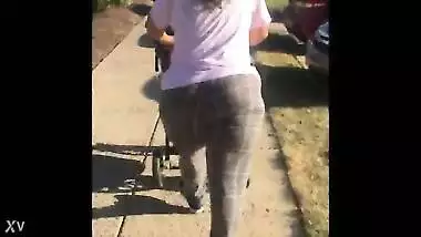 Jiggly thick indian butt. Im back for more