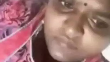 Desi Bhabhi Showing Her Boobs On VC