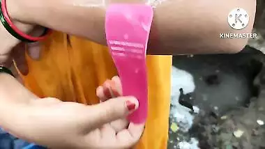Shaving indian style hair remove