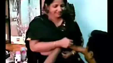INDIAN CLASSICAL VIDEO OF MATURE COUPLE GETTING NAUGHTY