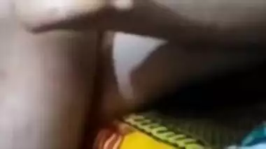 Gorgeous Desi wife is pussy-fucked by her XXX lover on the floor