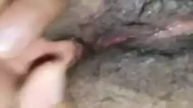 Desi hairy pussy closeup n fucking wid loud moaning