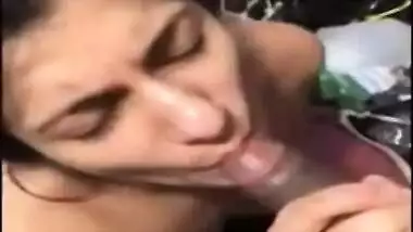 Bangalore Desi College Girl Loves Sucking On Cock And Giving Blowjob