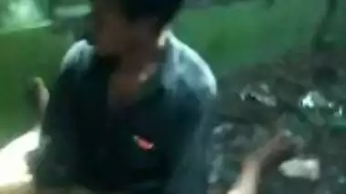 Quick fuck of a bangladesi whore by 2 guys