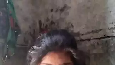 Real Dehati wife nude show in bathroom