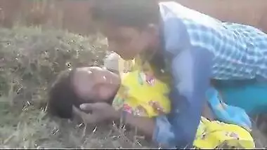 Desi outdoor xxx sex village girl fucked by neighbour