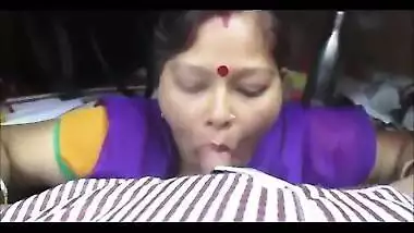 Bhopal Indian aunty porn movie recorded and