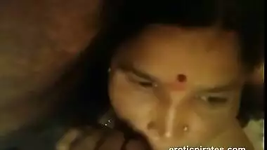 Mallu village aunty giving a desi blowjob