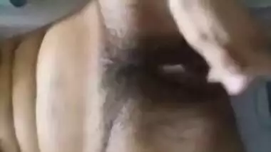 XXX self-fingering by horny Pakistani MILF on cam for Desi subscribers