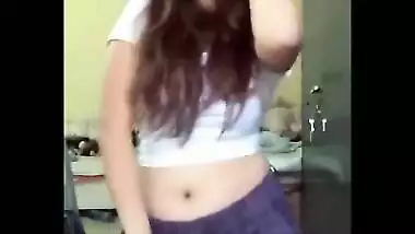 Cute college girl sumpi erotic navel show.