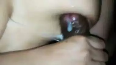 Desi wife Pankhuri made a guy cum with handjob