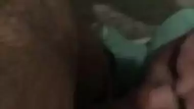 Indian office aunty sucking lund of boss in toilet