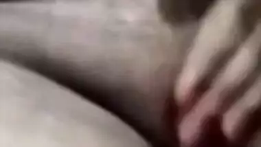 Sexy Desi XXX mom showing her big boobs and wet pussy on cam