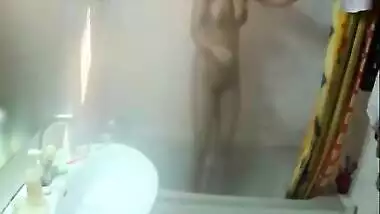 love it when she squats and fucks her cunt with...