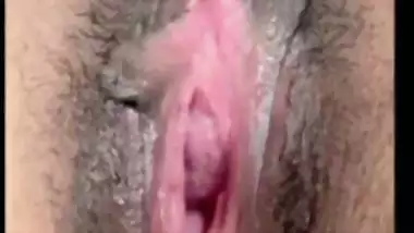 Indian sexy bhabhi showing her giant pussy hole