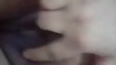 Desi hot bhabi show her boobs