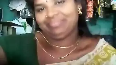 Tamil Bhabhi Shows her Boobs