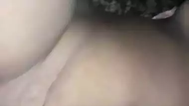 Bhabi with mehndi hand fucking
