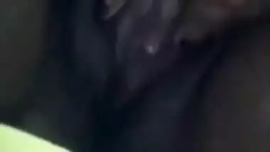 Desi girl doesn't show face but guys can see sexy tits and XXX gap
