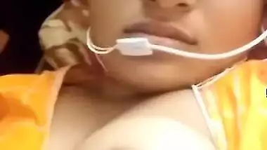 Sexy Bhabhi Shows Milky Boobs