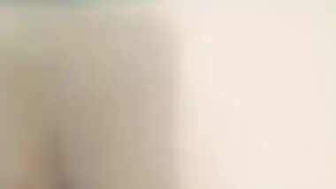 ممرضة محجبة تتناك في طيزها الملبن و يرج لحمها