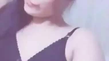 Desi cute gf fingering