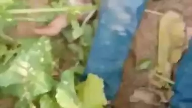 Villlage couple caught Fucking in sarso ka khet