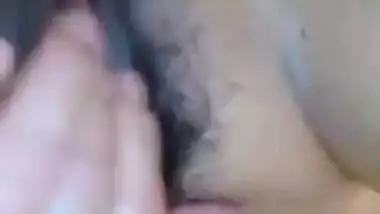 Hot Desi bhabi fingering