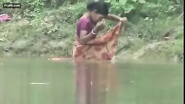Village Bhabhi Ganga Shower