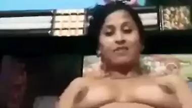 Unsatisfied bhabhi fingering