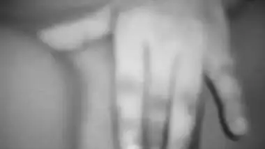 Lovers of Desi porn will be glad to see this beautiful shaved pussy