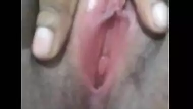 Sexy tamil girl Pussy Fingering Clip