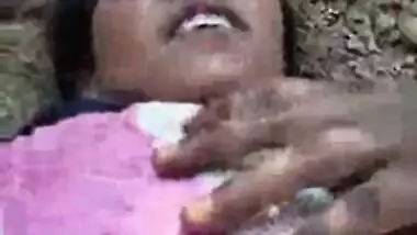 Village outdoor sex MMS shared online