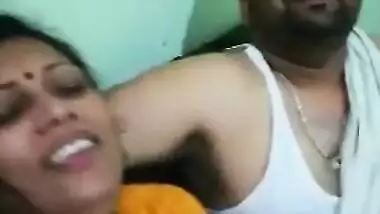 Bhabi LipLock